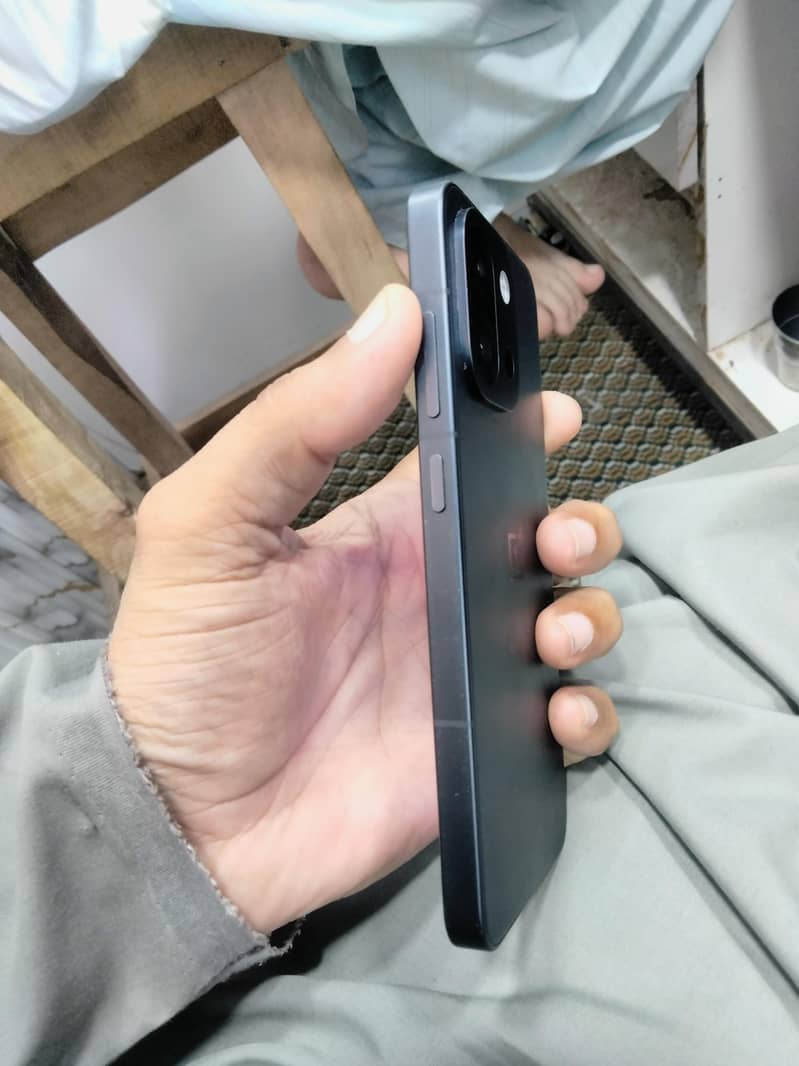 OnePlus 13S 1