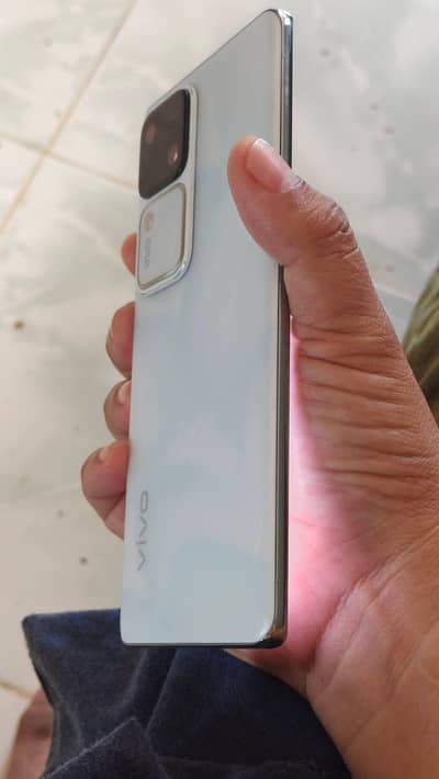Vivo v30- 12RaM/256