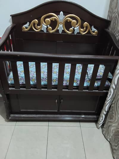 baby cot