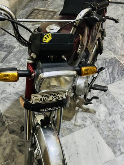 Bike One hand use hoi ha , picture ma condition dekh lu