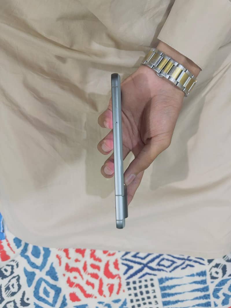 Google Pixel 8 3