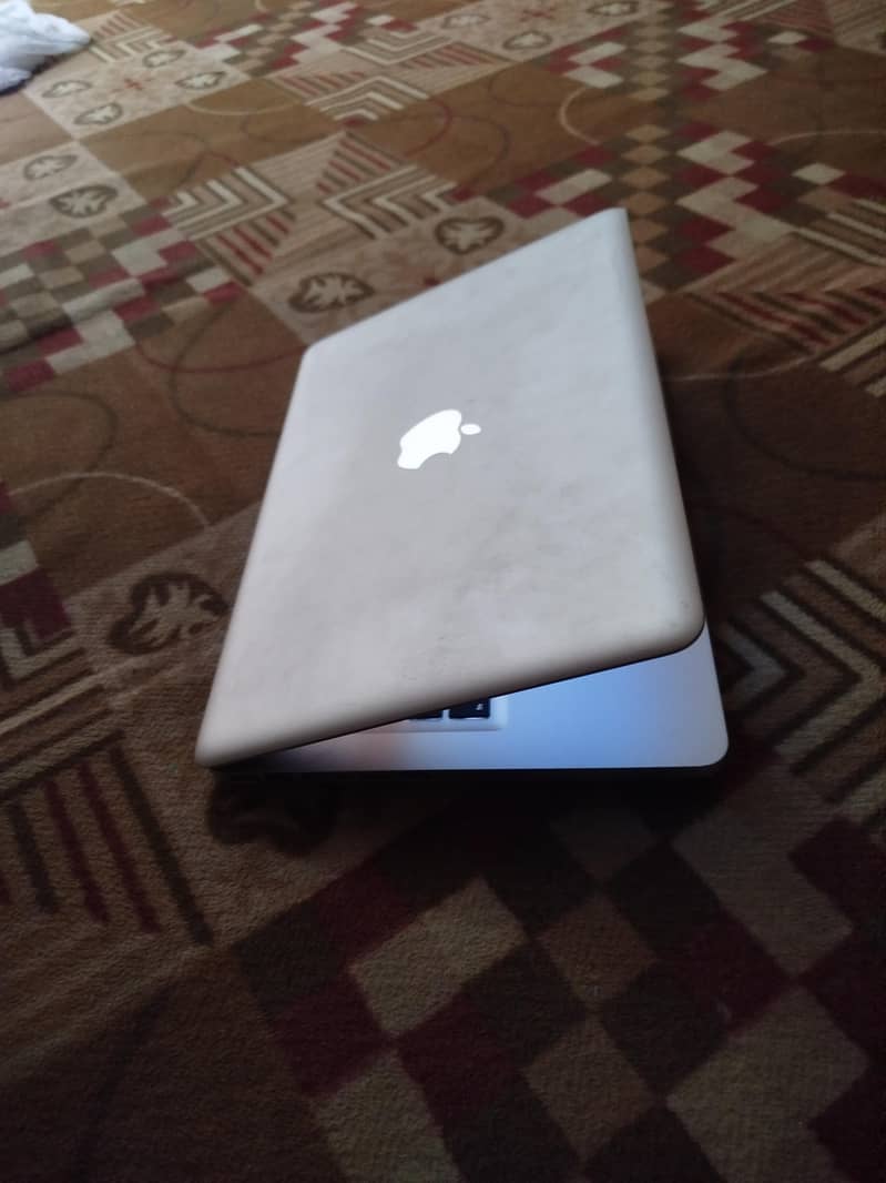 MACBOOK PRO 0