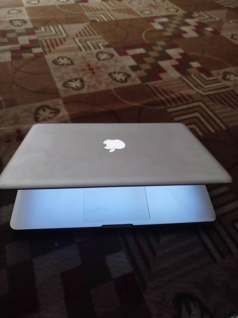 MACBOOK PRO 2