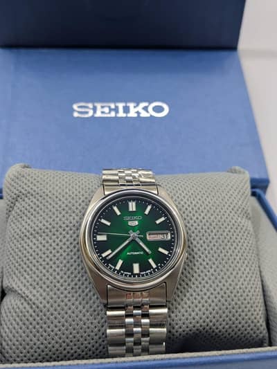 Seiko 5 7009 movement SNK case