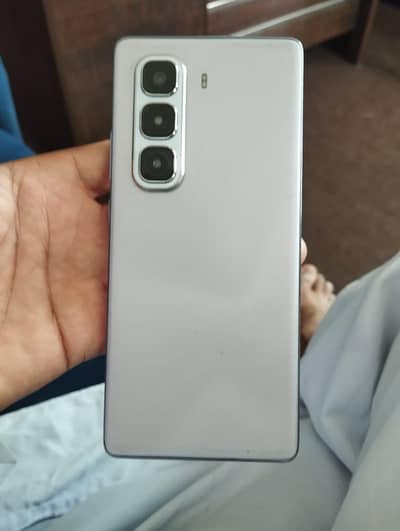 infinix hot 50 pro plus    8+8/256