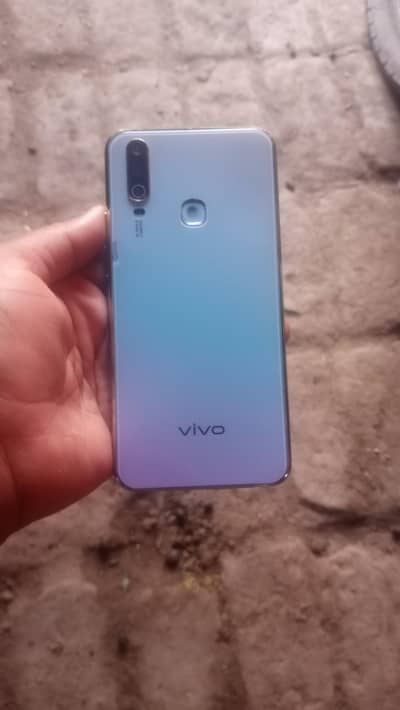 urgent sale۔         vivo y17 kit