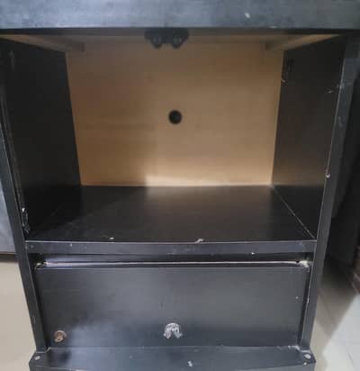 TV trolley 10/9 condition just by and used