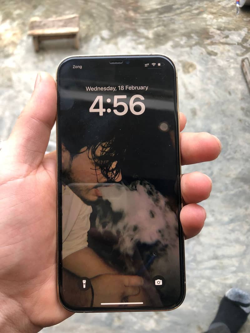 iPhone 12pro max 4