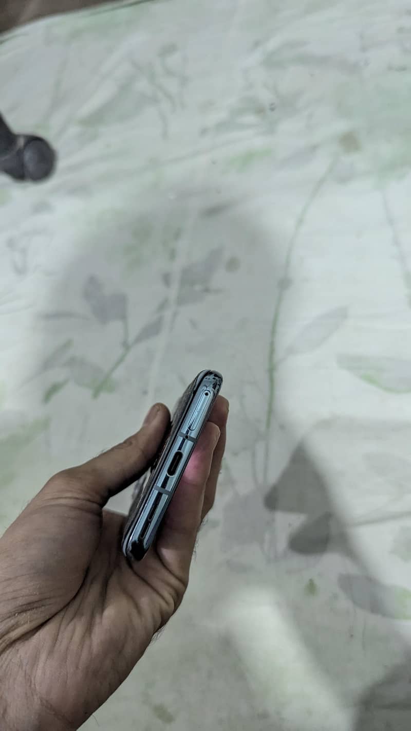 One plus 9 pro 5G 4