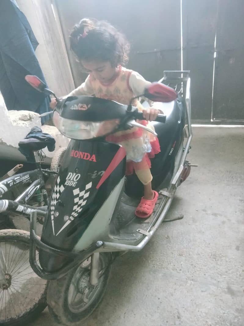 scooty 0