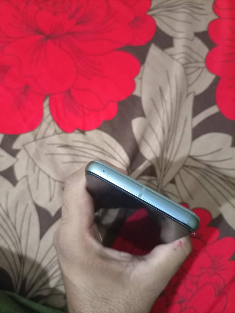 GOOGLE PIXEL 8 (10/10) 5