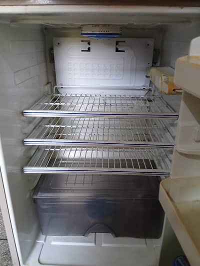 Dawlance Fridge For sale  _ medium size