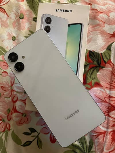 Samsung galaxy a06 6/128 with box