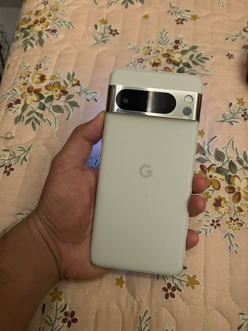 Google pixel 8 pro 1