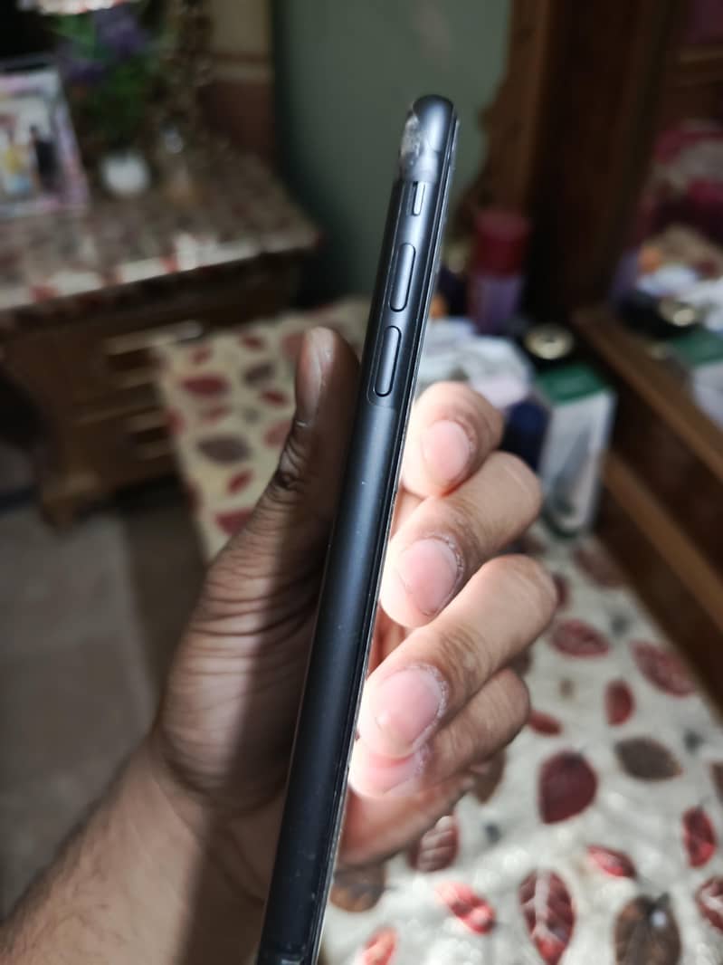 iPhone 11 2
