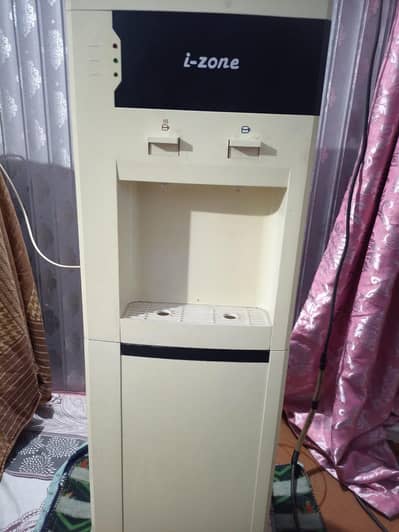 Izone Dispenser 2 Tap with fridge , A+ condition
