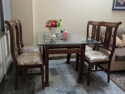Dining Table Excellent condition