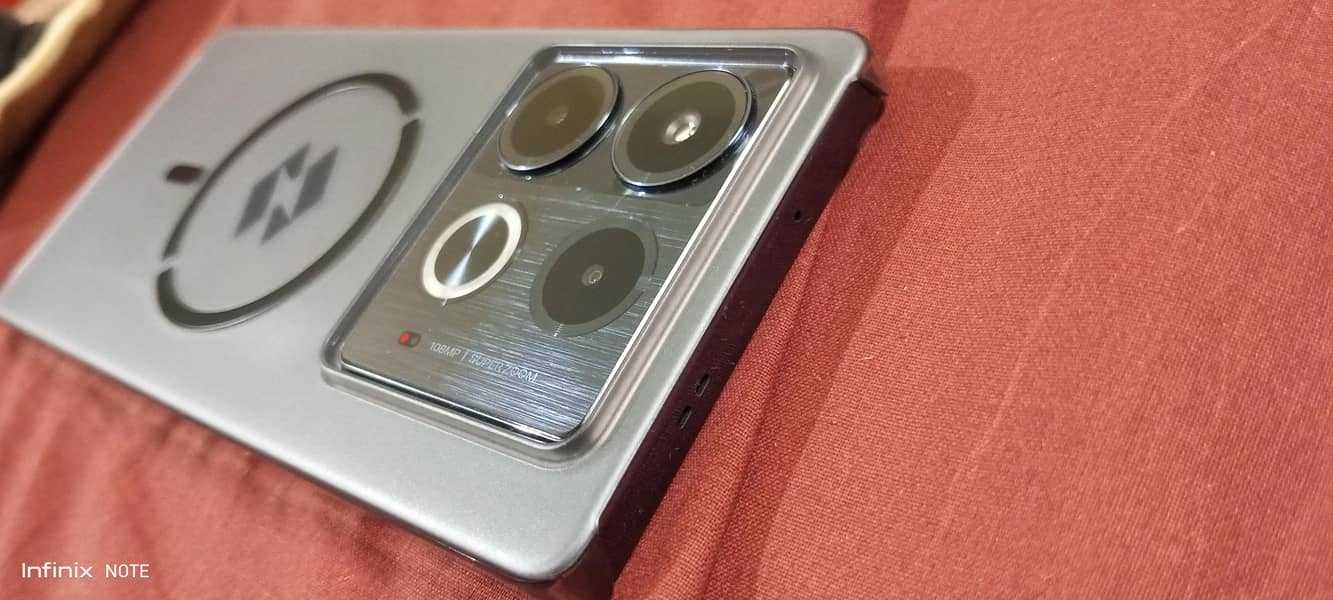 Infinix Note 40 0