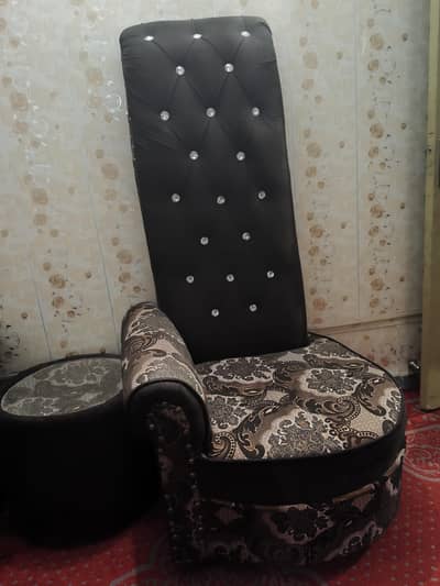 coffee chairs with table for urgent sale