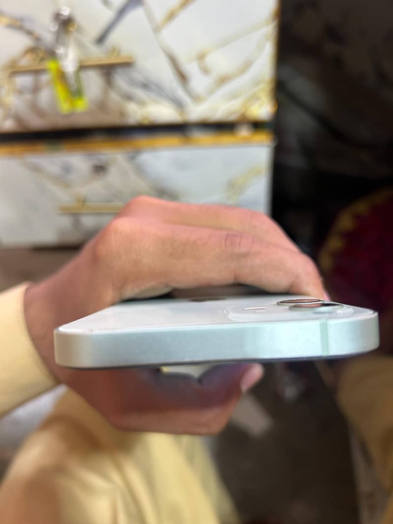 Apple iPhone 12 3