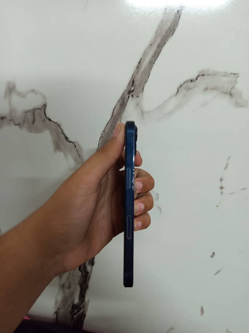 Apple iPhone 13 1