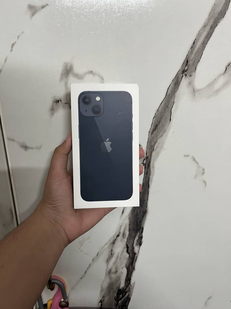 Apple iPhone 13 5