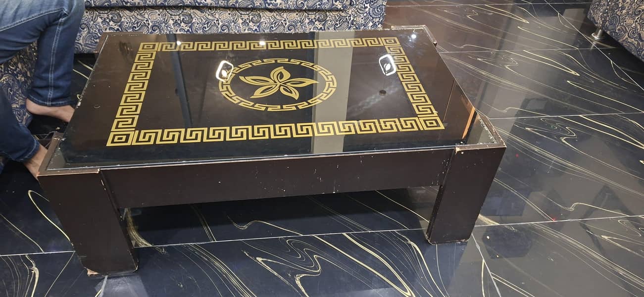 center  table good condition 1