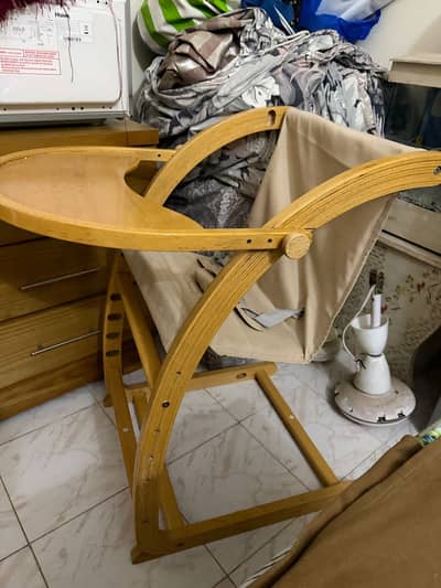 Kids dining chair