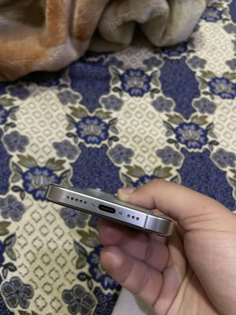 iPhone 15 PRO 1