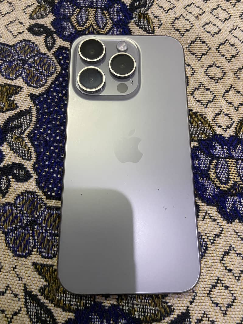 iPhone 15 PRO 3
