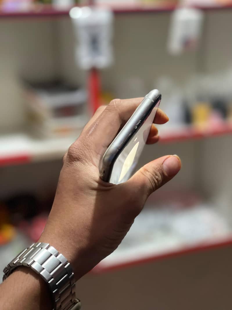 iphone 11 pro 6