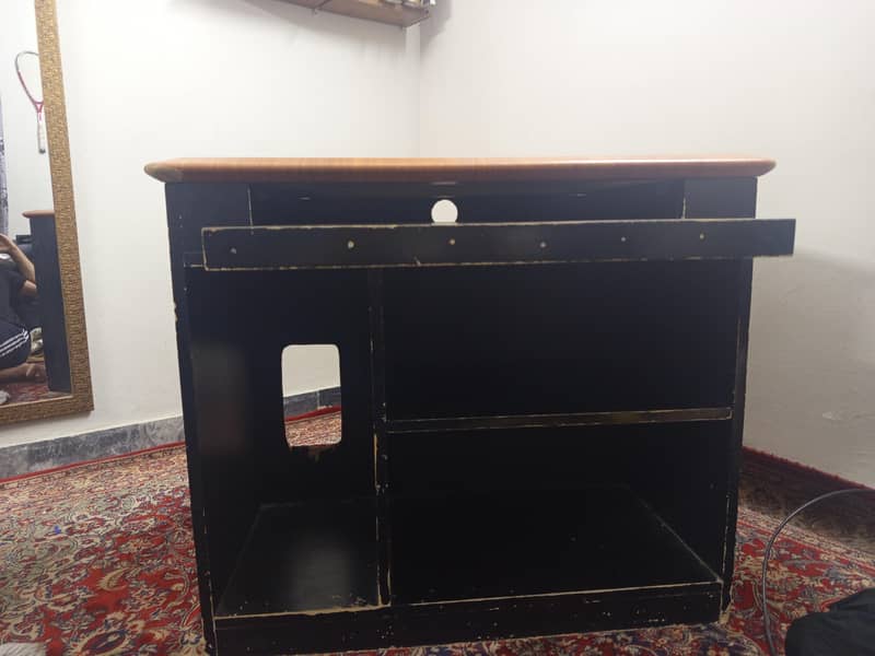 office/gaming table 5