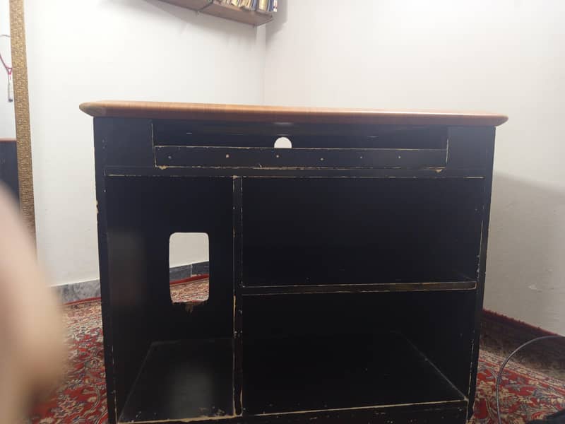 office/gaming table 6