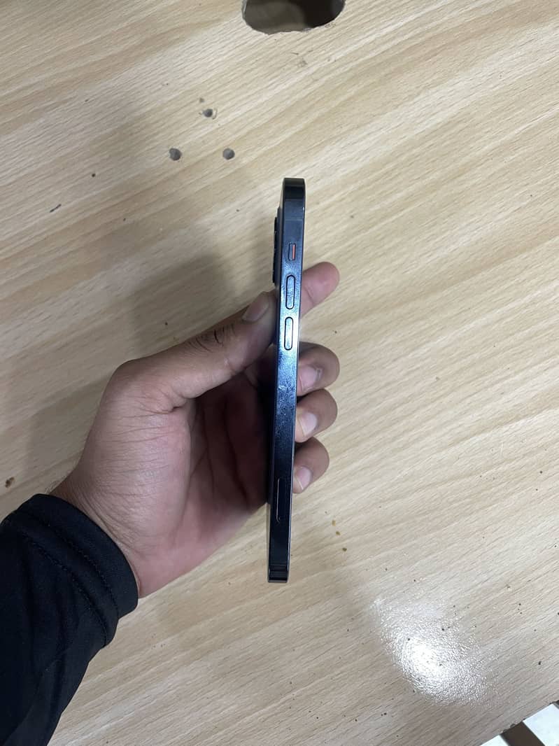 iPhone 12 pro 3