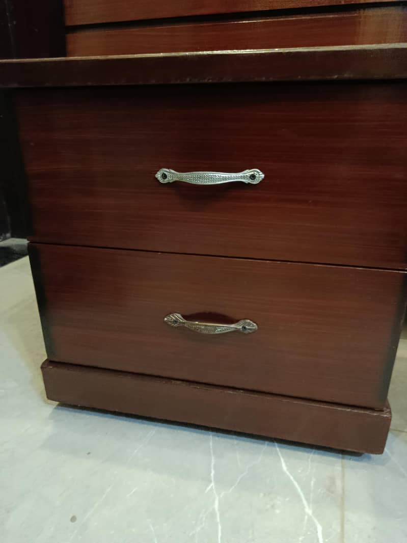 complete Bed Set with dressing table 10