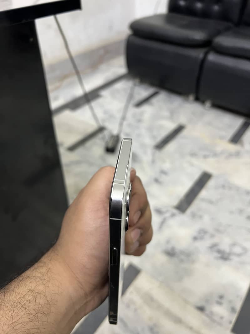 Iphone 13 pro max 5