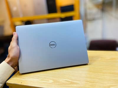 DELL Core i5 10th Gen Touchscreen 13.3" inch FHD 1080p LED 8GB /256GB