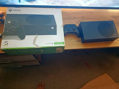 Xbox series s 1 Tb with box and orignal controller