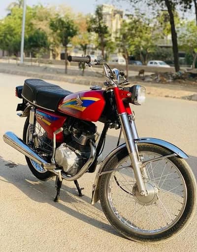 Honda 125 cc bike urgent for sale 03294565513