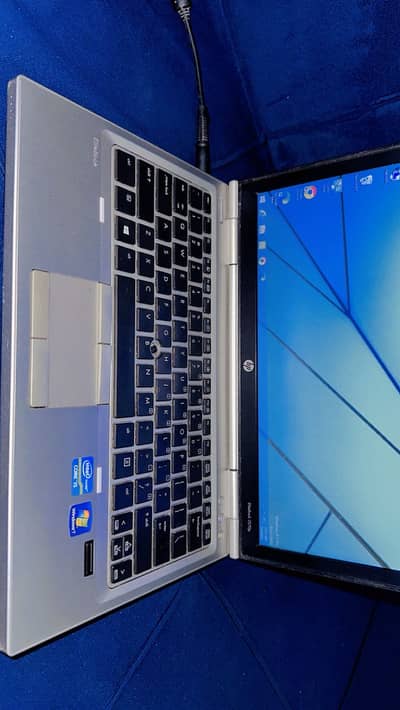 Hp elite book core i5 new condition