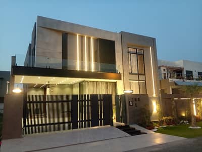 1 KANAL LIKE BRAND NEW HOUSE HOUSE FOR RENT WITH FULL BESMENT NEW AIRPORT DHA PHASE 8 EX PARK VIEW