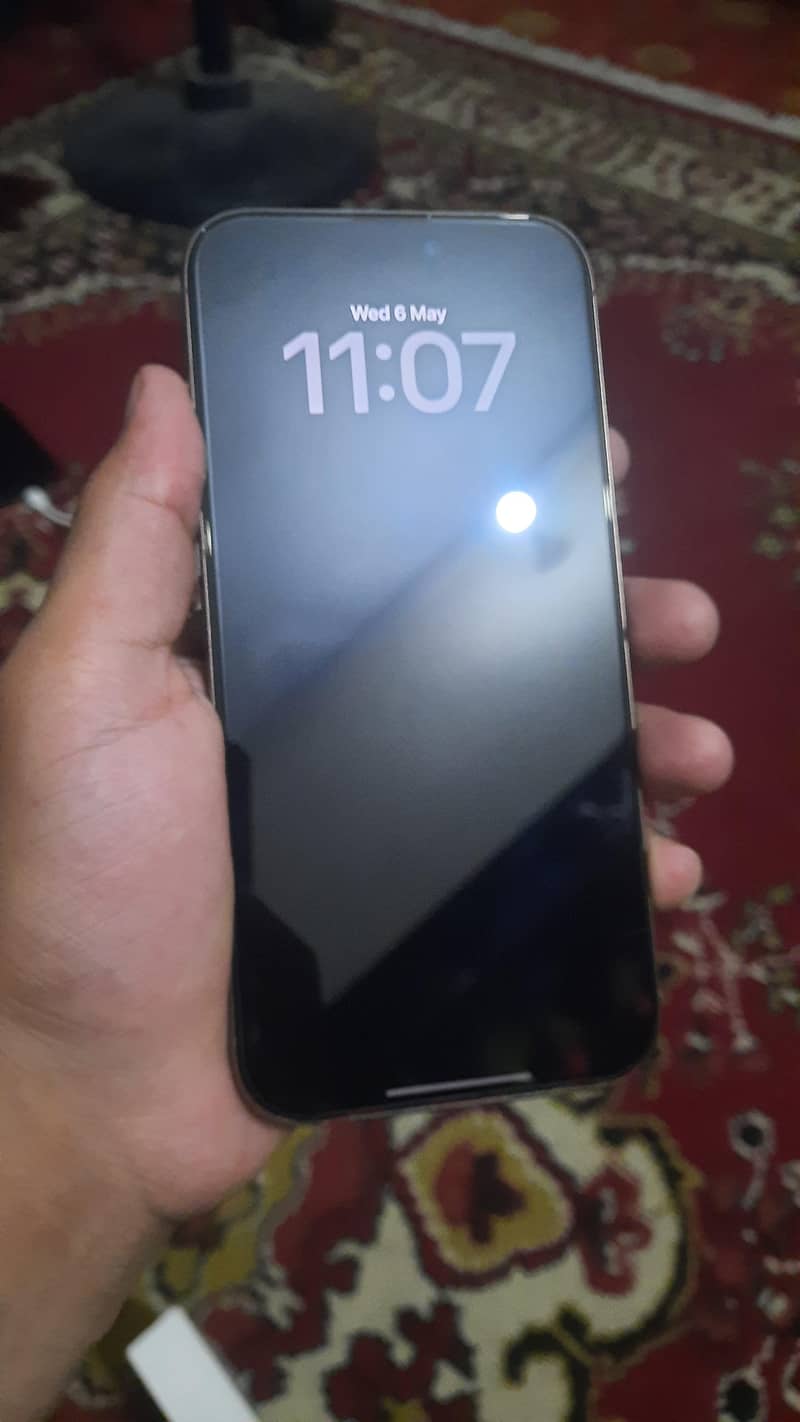 iphone 16 pro max  Read description 6