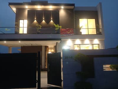 20 MARLA BRAND NEW FULL HOUSE FOR RENT full BESMENT NEAR DOLMEN MALL RING ROAD DHA PHASE 8 BROADWAY