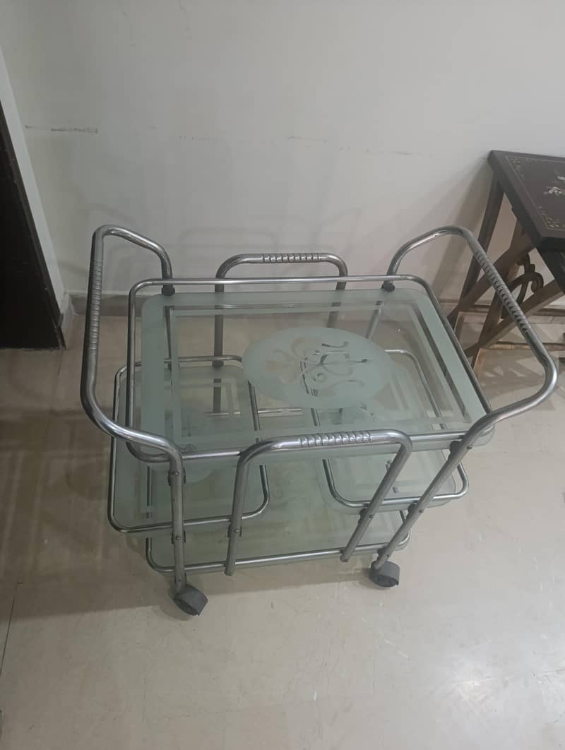 tea trolley 9/10 condition 1