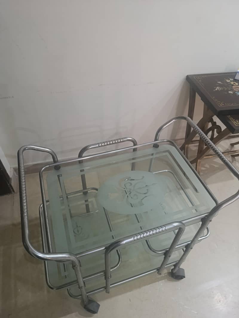tea trolley 9/10 condition 2