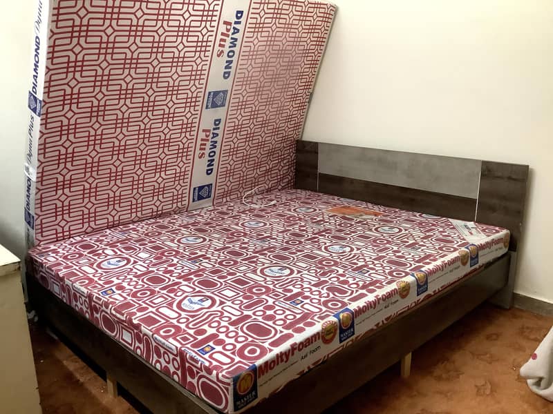 bed and Side table 0