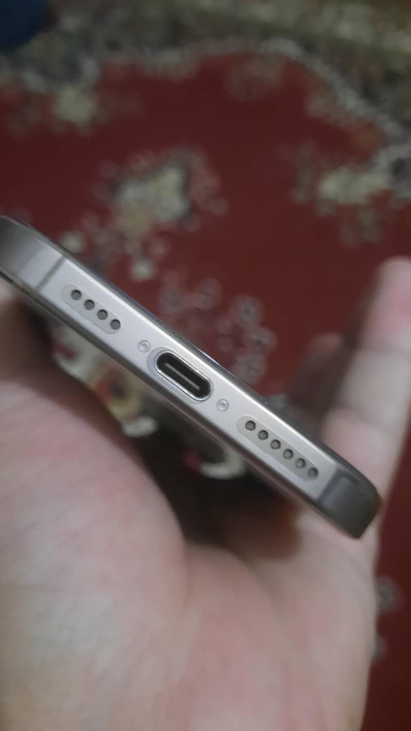 iphone 16 pro max 5
