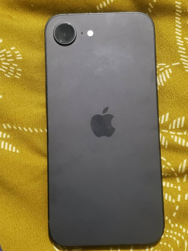 iphone 16e 1