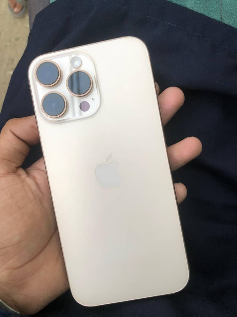 iphone 16 pro max 12