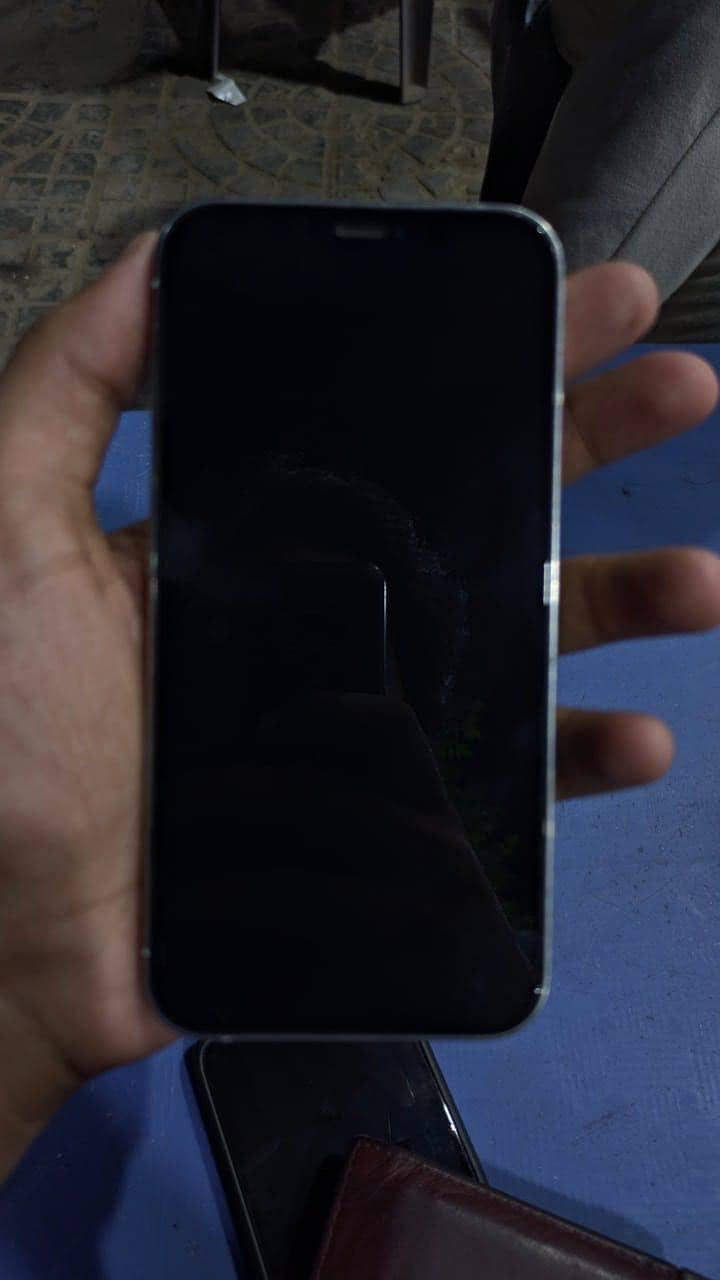 iPhone 12pro 4